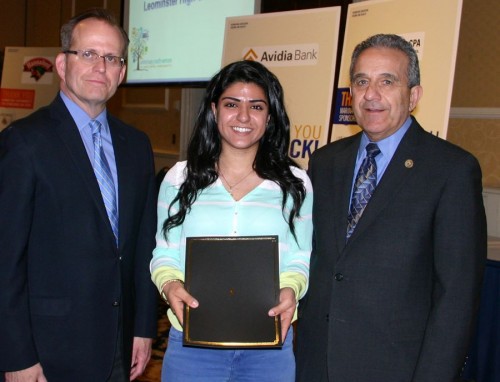 Remie El-Hayek receiving her award