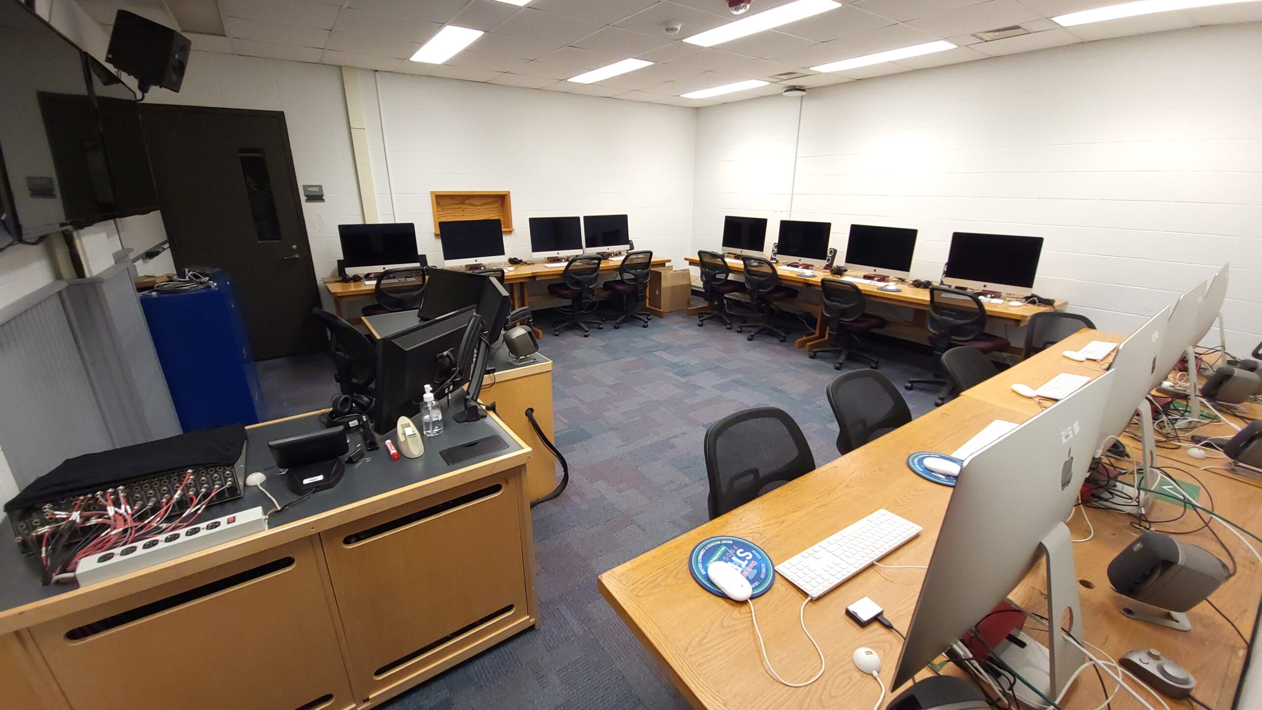 A V Edit lab Classroom