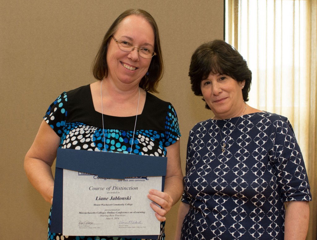 Liane Jablonski receiving the Course of Distinction Award